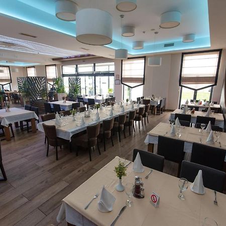 Hotel Crystal Pecinci المظهر الخارجي الصورة