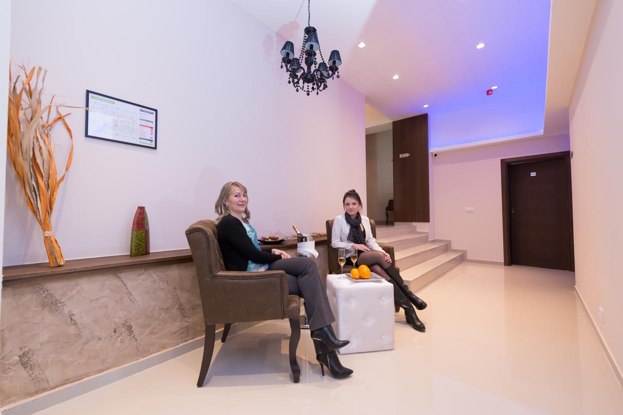 Hotel Crystal Pecinci المظهر الخارجي الصورة