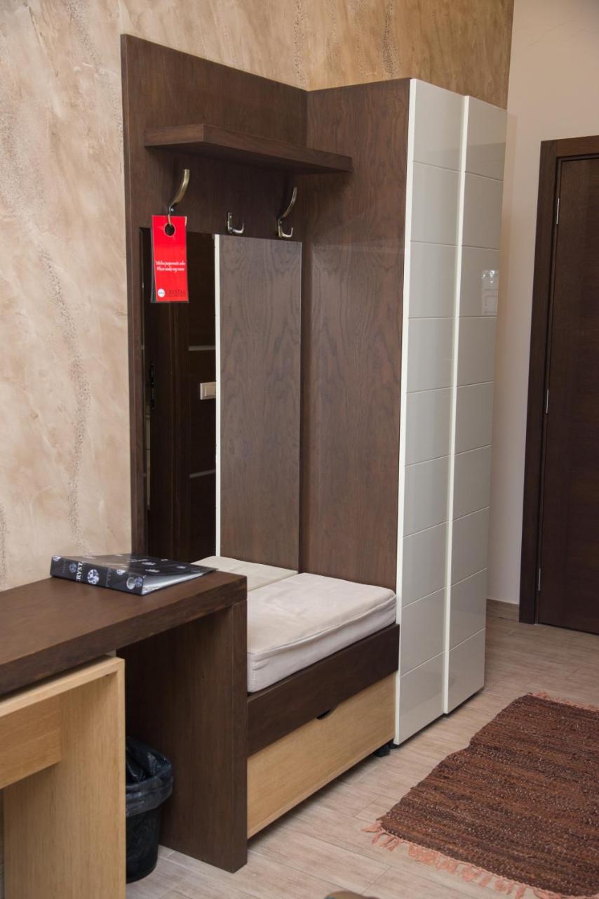 Hotel Crystal Pecinci المظهر الخارجي الصورة