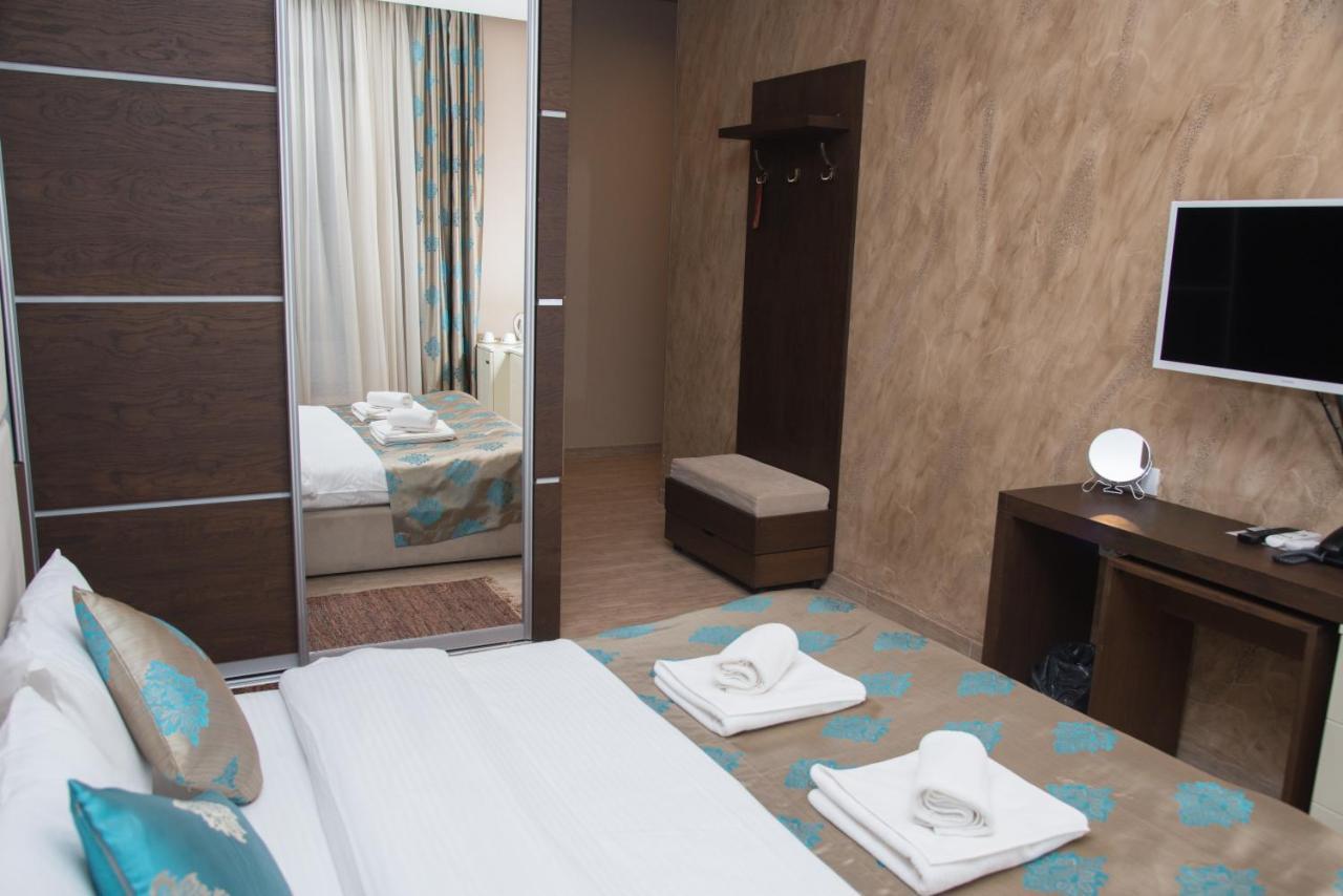 Hotel Crystal Pecinci المظهر الخارجي الصورة