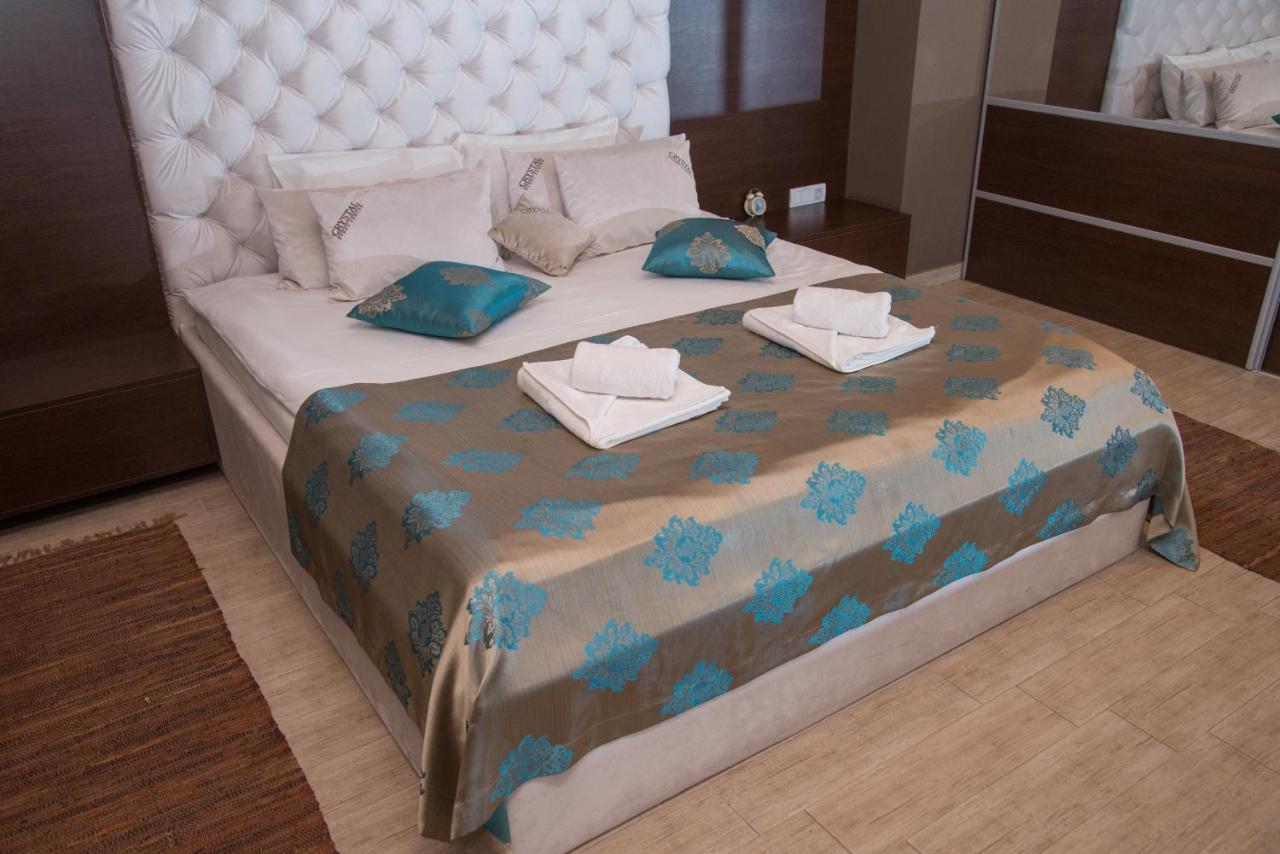 Hotel Crystal Pecinci المظهر الخارجي الصورة