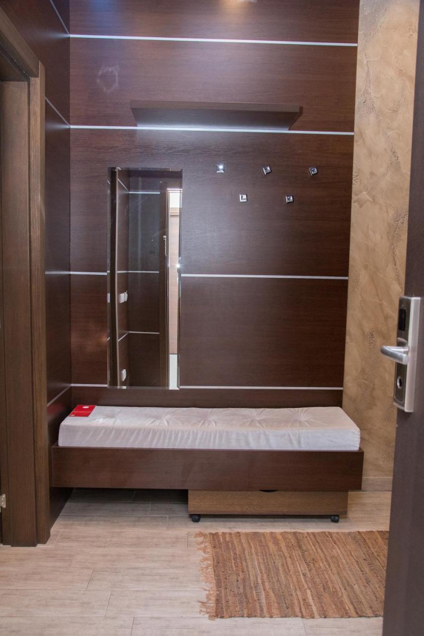 Hotel Crystal Pecinci المظهر الخارجي الصورة